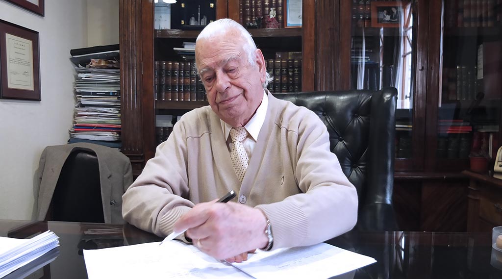 Problemas de cooperación entre los encargados del Registro Inmobilario con notarios y órganos fiscales, catastrales y técnicos